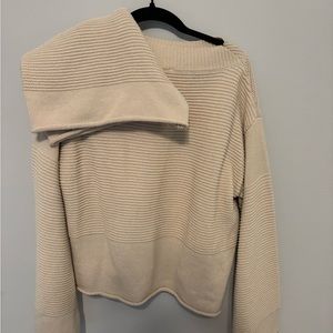 Casual set for lounging around but would be cute for brunch too!